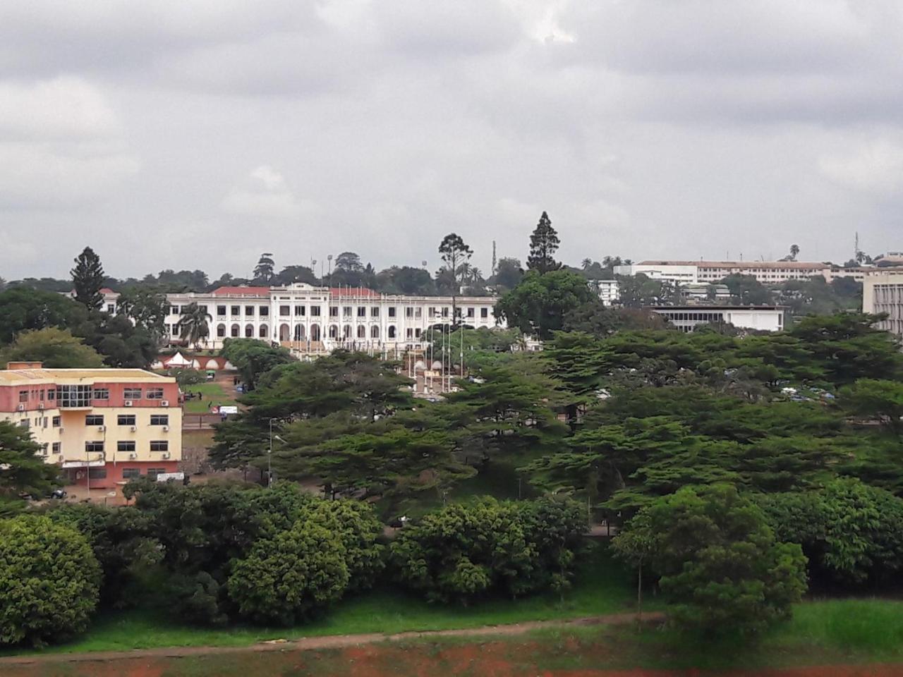 Yaoundé Djeug'Appart Hotel מראה חיצוני תמונה