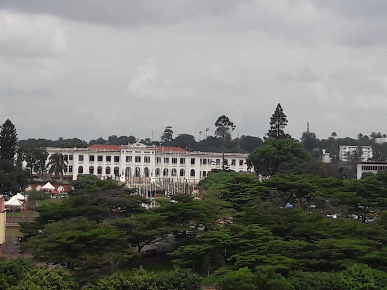 Yaoundé Djeug'Appart Hotel מראה חיצוני תמונה
