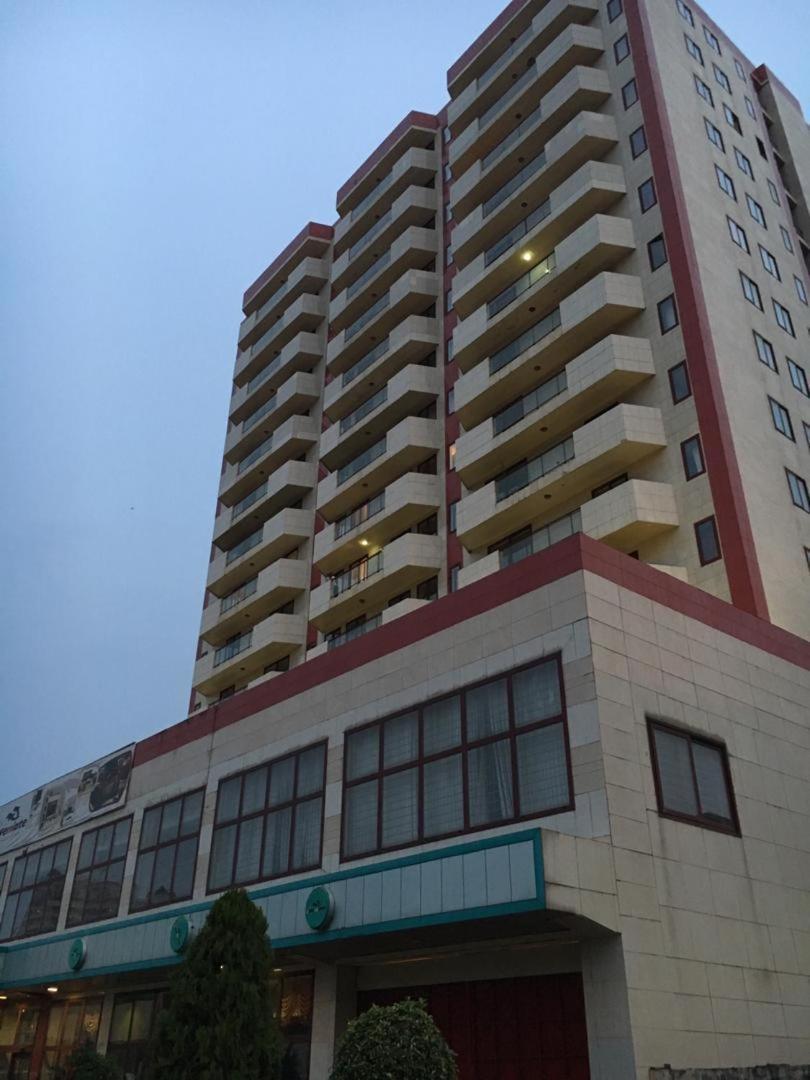 Yaoundé Djeug'Appart Hotel מראה חיצוני תמונה